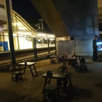 Marmaray Fatih İstasyonu'nda Asansör Önünün Pilavcı Tarafından Engellenmesi Ve Yetkililere Ulaşılamaması