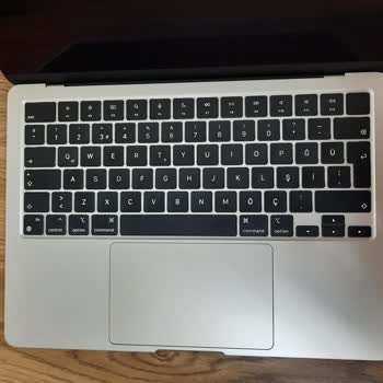 Apple Macbook Air M2 Screen Issue