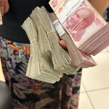 Banka Şubesinde Yüksek Tutarlı Nakit Çekememek Ve Saygısız Yaklaşım