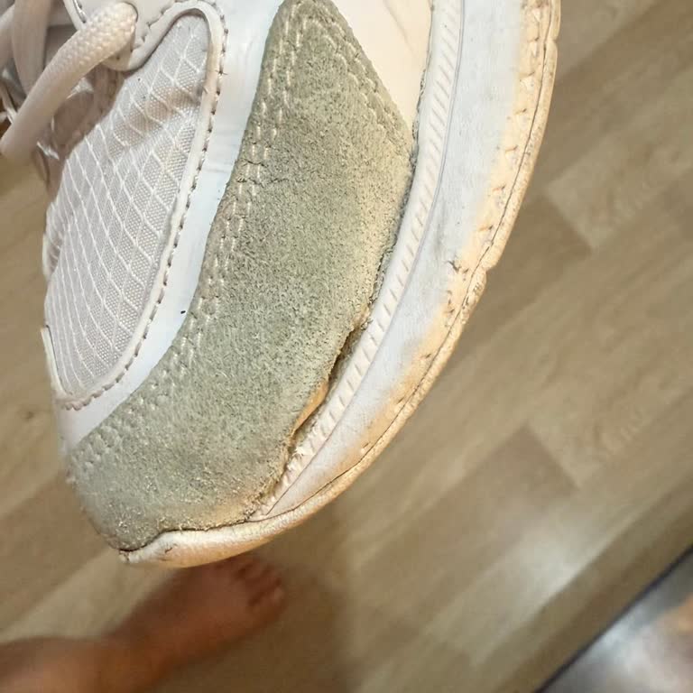 6 Bin TLye Alınan Lacoste Ayakkabıda Kısa Sürede Yırtılma Ve Garanti Desteği Yok