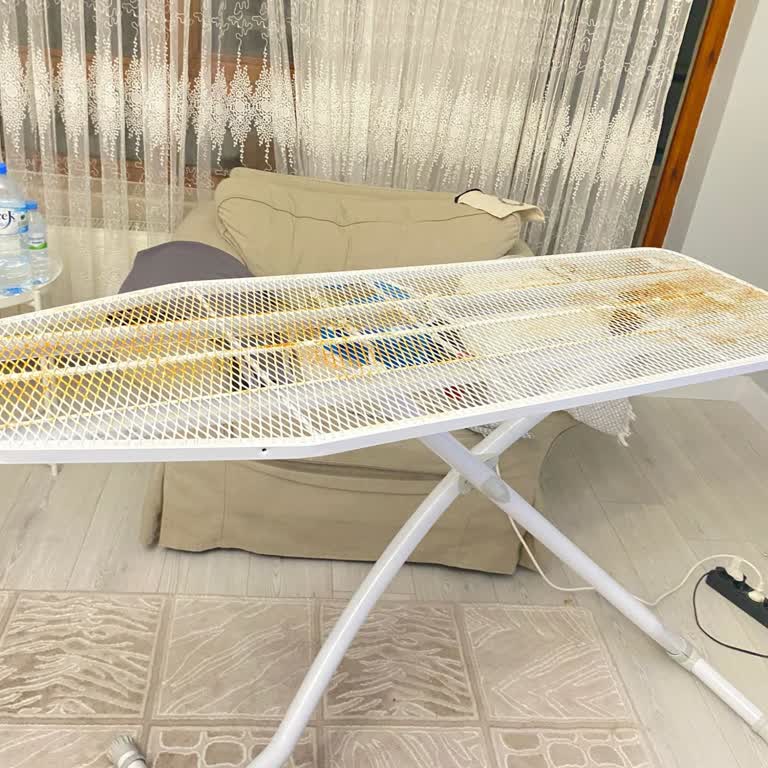 Gazella Ütü Masası Kısa Sürede Kırıldı Ve Kılıfı Sürekli Çıkıyor