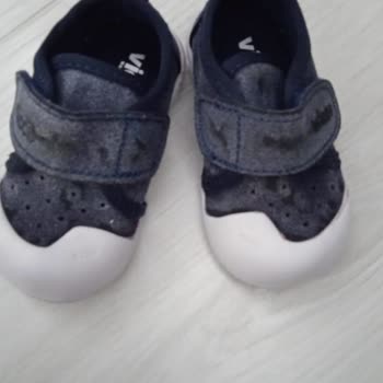 İlk Yıkamada Ayakkabıda Renk Solması Ve Beyaz Lekeler Oluştu