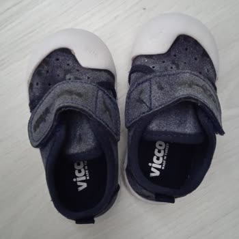 İlk Yıkamada Ayakkabıda Renk Solması Ve Beyaz Lekeler Oluştu