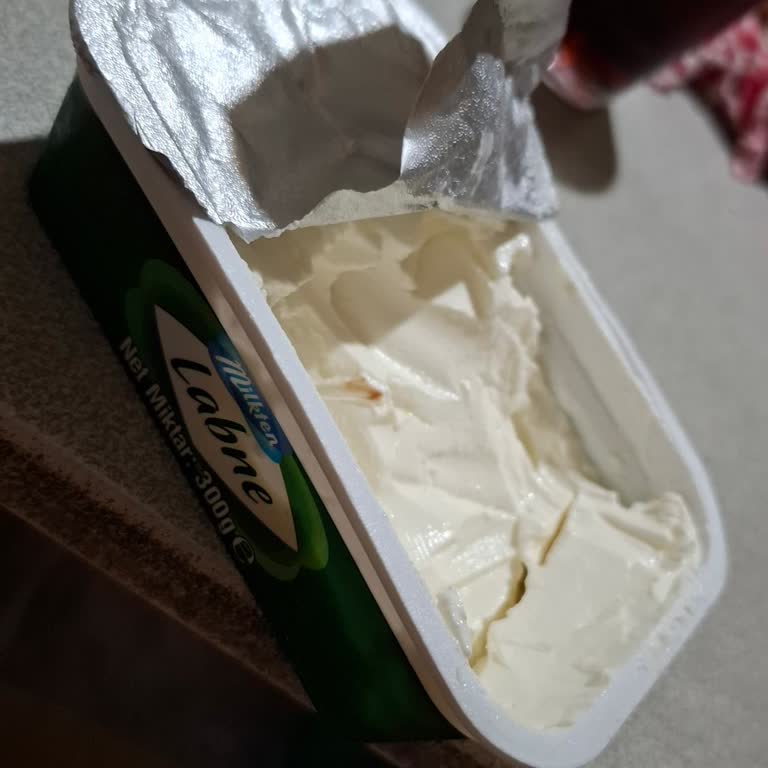 Son Kullanma Tarihi Geçmemiş Labne Bozuk Çıktı, İade Talebim Var