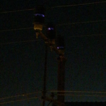 Elektrik Direğinden Çıkan Sesler Ve Kıvılcımlar Uykusuz Bırakıyor