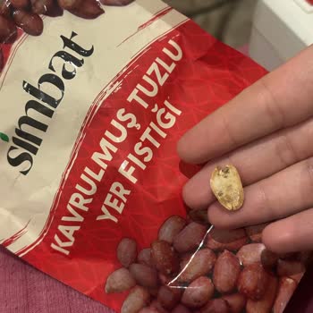 BİM’den Alınan Simbat Tuzlu Fıstık Paketinden Kurt Çıktı, Mağduriyet Yaşadım