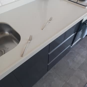 Garanti Kapsamındaki Tezgahta Çatlak Ve İlgisiz Müşteri Hizmetleri