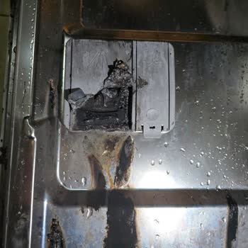 Çamaşır Makinesi Yangını: Maddi Ve Manevi Zararlarımıza Çözüm Bekliyoruz