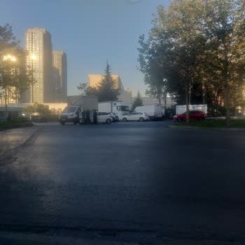 Esenyurt Orhangazi Kavşağında Yıllardır Çözülemeyen Trafik Lambası Sorunu