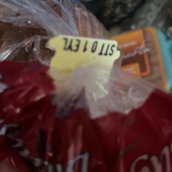 Migros Hemen'den Sürekli Bayat Ekmek Teslimatı Ve Çözüm Eksikliği