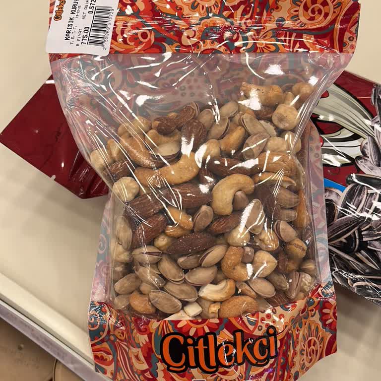 Çitlekçi Mağazasından Alınan Nemli Kuruyemiş Mağduriyeti