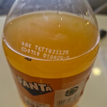 Fanta Şişesinde Gizemli Siyah Cisimler: Sağlığım Tehlikede Mi?