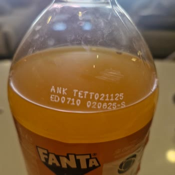Fanta Şişesinde Gizemli Siyah Cisimler: Sağlığım Tehlikede Mi?