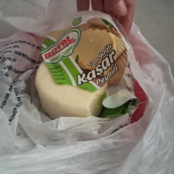 Toy Market'ten Aldığım Kaşar Peyniri Kokmuş ve Sulanmış Haldeydi