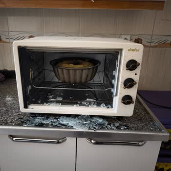 Simfer Mini Fırının Camı Patladı, Ailem Büyük Tehlike Atlattı