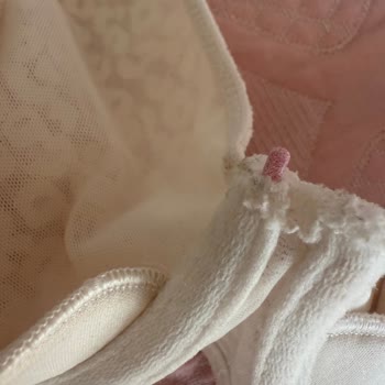 Kısa Sürede Bozulan Sütyen İçin İade Talebim Etiket Kesildiği Gerekçesiyle Reddedildi