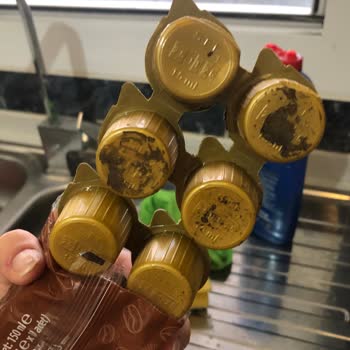 Laktozsuz Kahve Kremasında Kahverengi Tortularla Karşılaştım