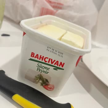 Aldığım Süzme Peynir Küflü Ve Tüketilemez Durumda Çıktı