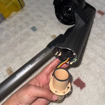 Philips Dikey Süpürge Gövdesi Kırıldı, Değişim Talebim Reddedildi