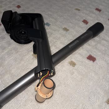 Philips Dikey Süpürge Gövdesi Kırıldı, Değişim Talebim Reddedildi