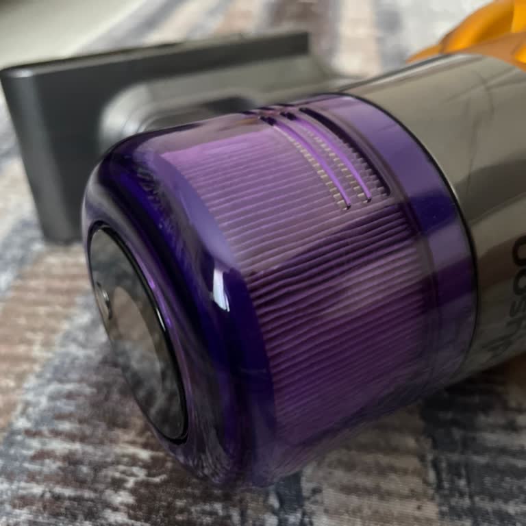 Dyson V15 Süpürgede Sünger Soyulması Ve Filtre Sorununa Çözüm Bulunamıyor