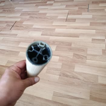 Yeni Aldığım Koltuğun Ayağı Kırıldı, Mağaza Yardımcı Olmuyor!