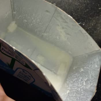 Son Kullanma Tarihi Geçmemiş Dost Süt Bozuk Çıktı, İade Edilemedi