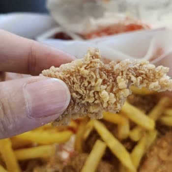 Popeyes Menü Görseliyle Sunulan Ürün Arasında Büyük Fark Ve Yanıltıcı Servis