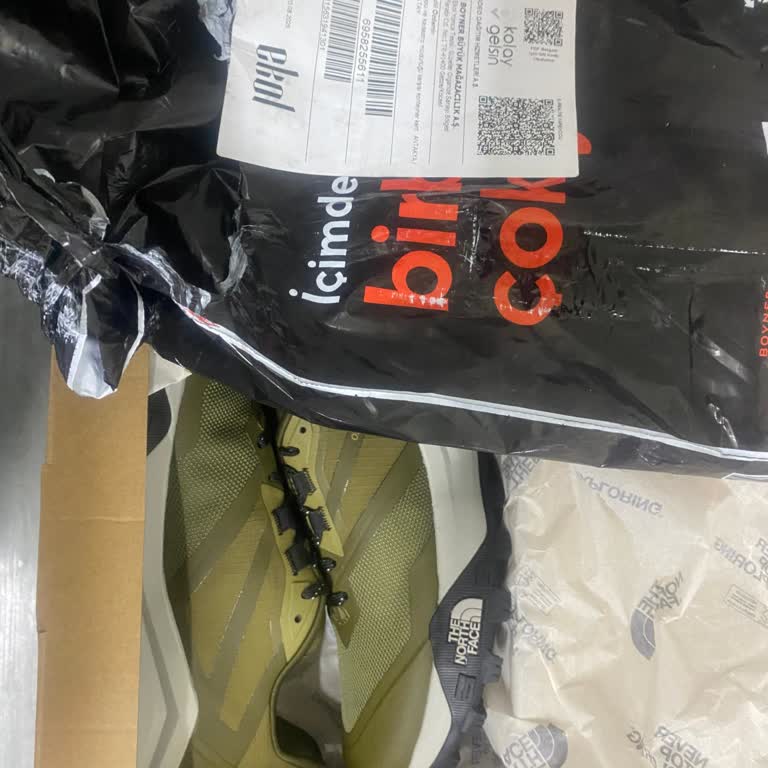 Boyner’den İki Kez Yanlış Renk Ayakkabı Gönderimi Ve Yetersiz Müşteri Hizmeti