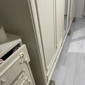 Gardırop Devrildi Ölüm Tehlikesi Atlattık Destek Alamadık