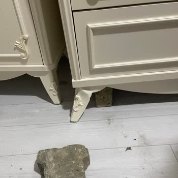 Gardırop Devrildi Ölüm Tehlikesi Atlattık Destek Alamadık