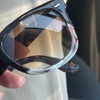 Rayban Gözlüğümde Kılıfında Olmasına Rağmen Deformasyon Oluştu, Çözüm Bekliyorum