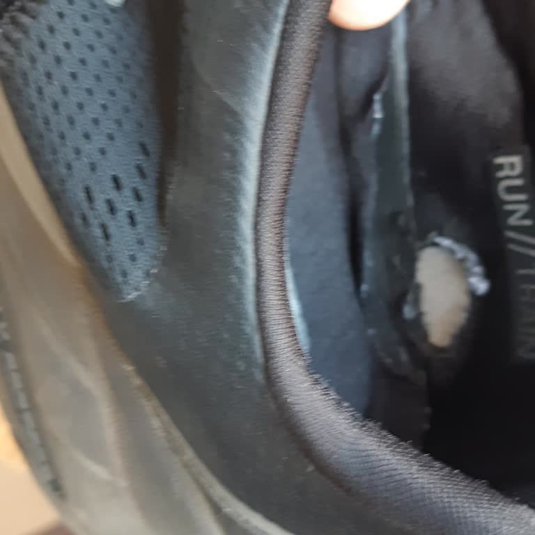 FLO'dan Aldığım Ayakkabı Ayağımı Yaraladı, İade Veya Değişim Talebim Reddedildi