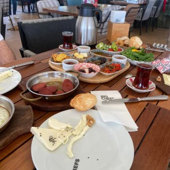 Big Chef’s West Marina’da Kötü Kahvaltı Deneyimi Ve Kalitesiz Ürünler