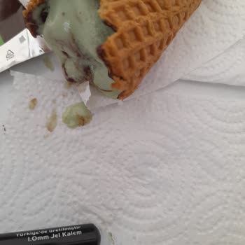 Dondurmanın İçinden Cam Parçası Çıkması Sonucu Çocuğumun Yaralanması