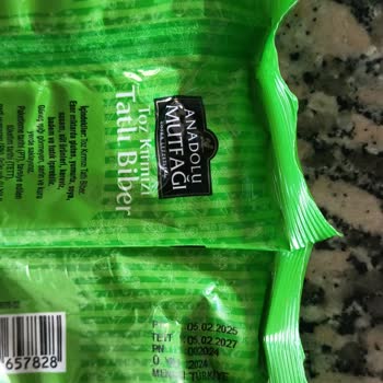 Kırmızı Biberin Paketinde Kısa Sürede Renk Değişimi Yaşadım Nedenini Öğrenmek İstiyorum