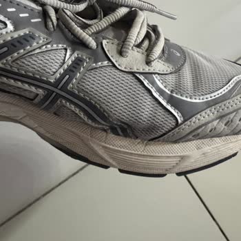Yeni Alınan Asics Ayakkabıda 20 Günde Topuk Çökmesi Ve Değişim Talebi