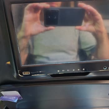 Varan Otobüsünde Konforsuz Yolculuk Ve İlgisiz Personel Mağduriyeti