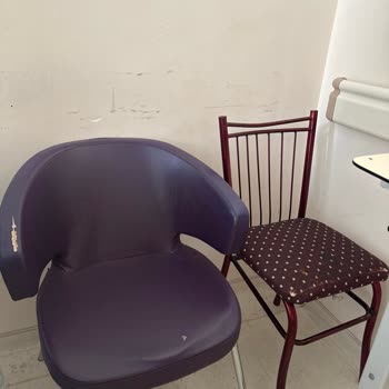 Refakatçiler İçin Kırık Koltuklar Nedeniyle Yaşanan Mağduriyet