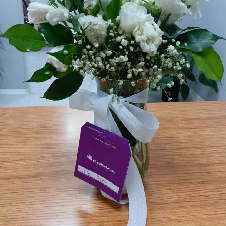 Sipariş Edilen Çiçek Solmuş Ve Görselden Farklı Geldi, Müşteri Hizmetleri Çözüm Sunmadı