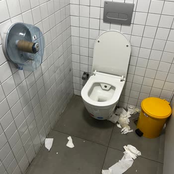 Burger King İzmit Şubesinde Ciddi Hijyen Sorunu