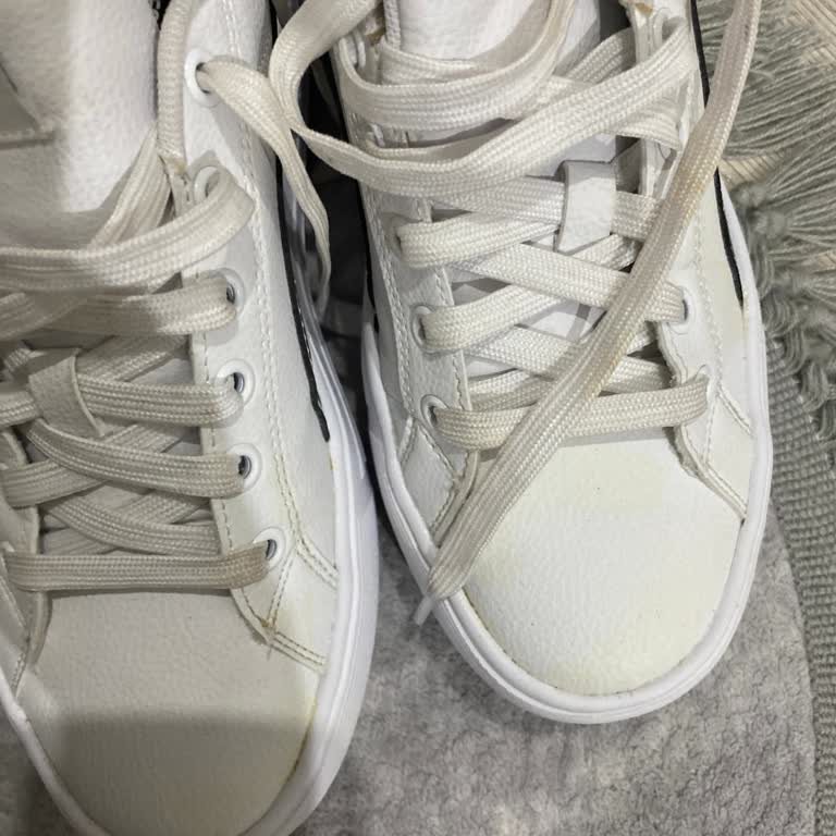 Kısa Sürede Sararan Puma Ayakkabı İçin Değişim Talebi