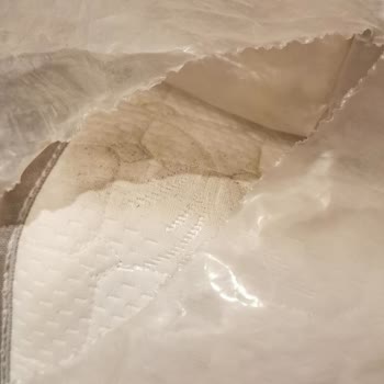 Niron Yatak Teslimat Gecikmesi Ve Kusurlu Ürünle Hayal Kırıklığı