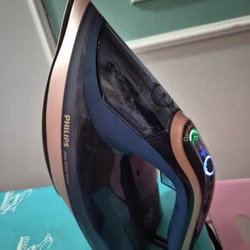 Philips Azur 8000 Ütüde İlk Günden Beri Su Akıtma Ve Sarı Leke Sorunu Yaşıyorum