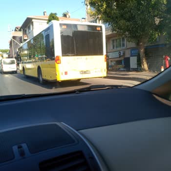 İETT Otobüs Şoförünün Tehlikeli Sürüşüyle Karşı Karşıya Kaldım