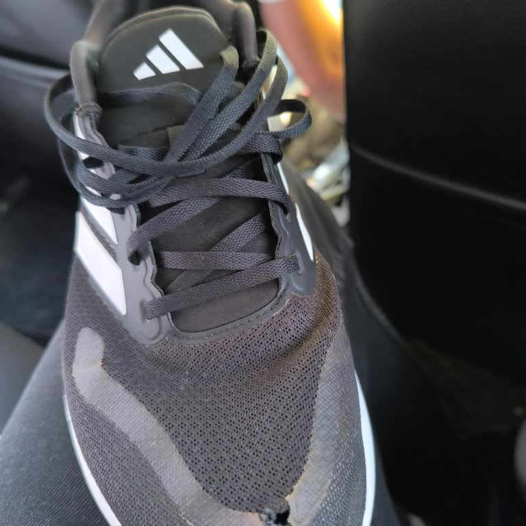 Aldığım Adidas Ayakkabıda 4 Ayda Yırtılma Ve Değişim Reddi