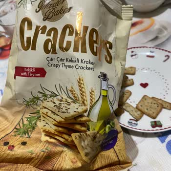 Bayat Ve Kırık Kraker Nedeniyle Yaşanan Mide Rahatsızlığı