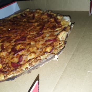 Geç Teslimat Ve Kalitesiz Pizza Nedeniyle Hayal Kırıklığı