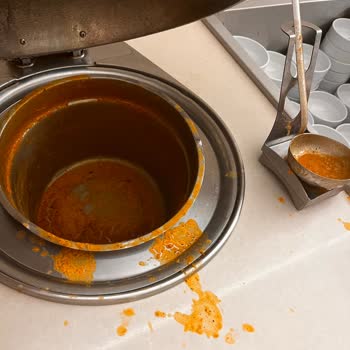 Otel Restoranında Tazelik Ve Temizlik Sorunları, Yetersiz Çözüm