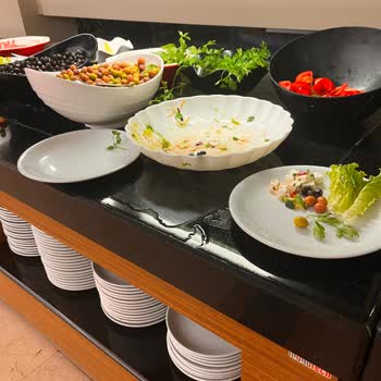 Otel Restoranında Tazelik Ve Temizlik Sorunları, Yetersiz Çözüm